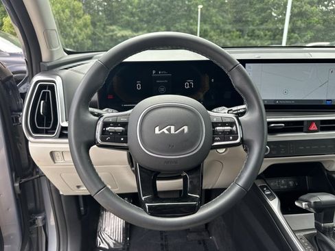 Used 2025 Kia Sorento S w/ Panoramic Sunroof Package FWD image 28