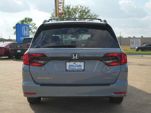 Used 2023 Honda Odyssey Sport image 5