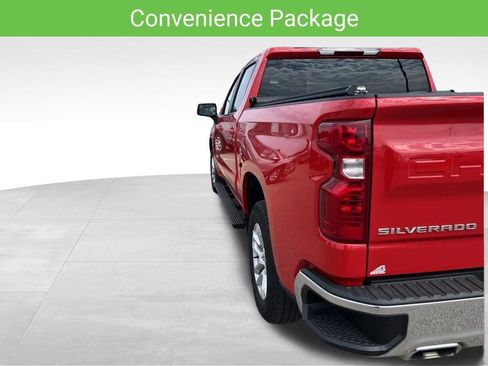 Used 2022 Chevrolet Silverado 1500 LT AWD/4WD image 7