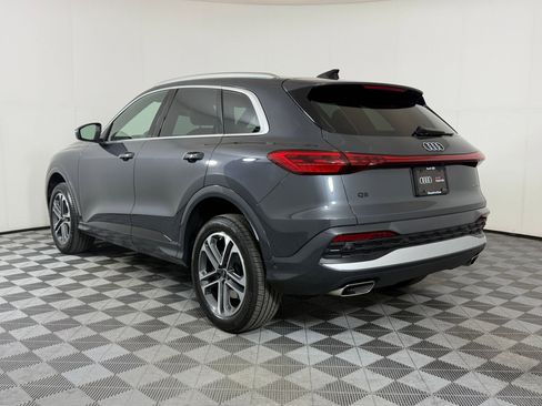 Used 2025 Audi Q5 Premium w/ Convenience Package image 3