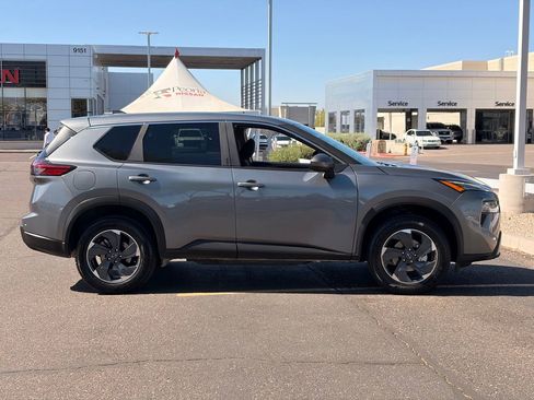 Certified 2025 Nissan Rogue SV FWD image 7