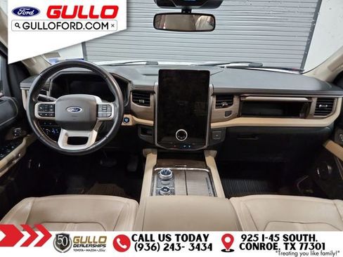 Used 2022 Ford Expedition Max Limited image 12
