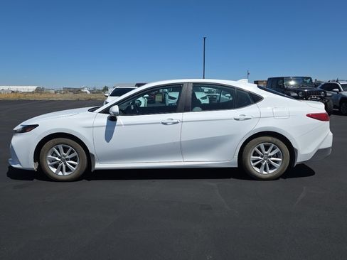 Used 2025 Toyota Camry LE AWD/4WD image 4