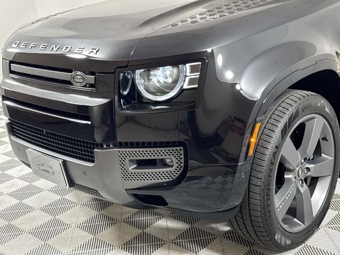 New 2025 Land Rover Defender 130 V8 image 9