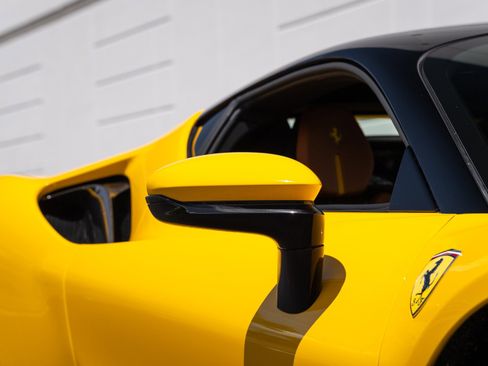 Used 2021 Ferrari SF90 Stradale AWD/4WD image 11
