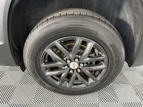 Used 2019 GMC Acadia SLT FWD image 10