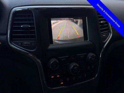 Used 2019 Jeep Grand Cherokee Laredo w/ Security & Convenience Group AWD/4WD image 9