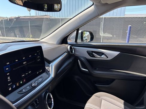 Used 2025 Chevrolet Blazer LT FWD image 36
