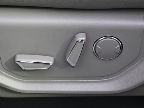 Used 2018 Ford F150 Lariat w/ Equipment Group 502A Luxury AWD/4WD image 14