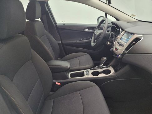 Used 2017 Chevrolet Cruze LS FWD image 21