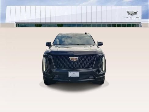 Certified 2025 Cadillac Escalade ESV Sport AWD/4WD image 3