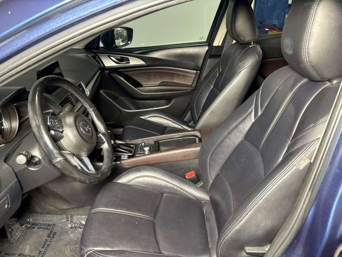 Used 2018 MAZDA MAZDA3 Touring image 27