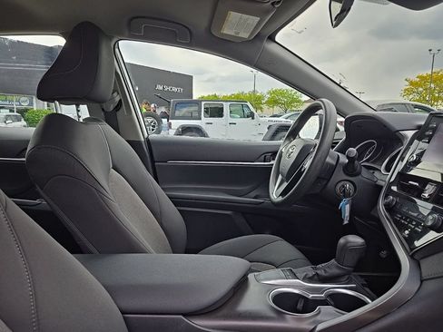 Used 2023 Toyota Camry LE FWD image 33