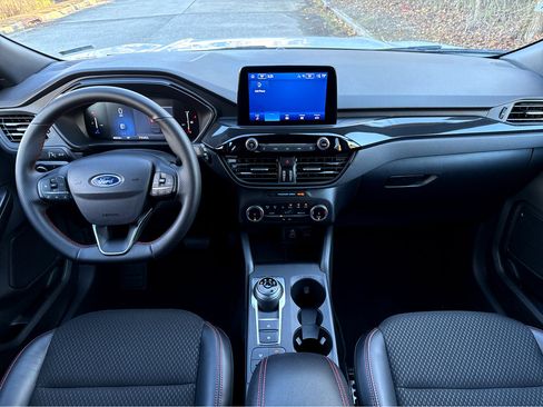 Used 2025 Ford Escape ST-Line image 4