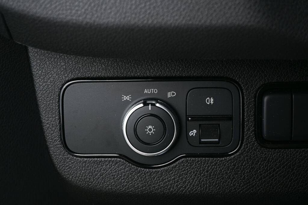Used 2025 Mercedes-Benz Sprinter 2500 image 24