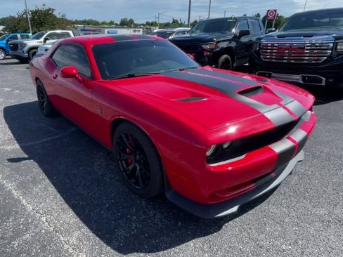 Used 2016 Dodge Challenger SRT Hellcat RWD image 3