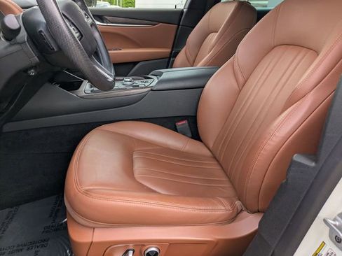 Used 2022 Maserati Levante GT AWD/4WD image 23