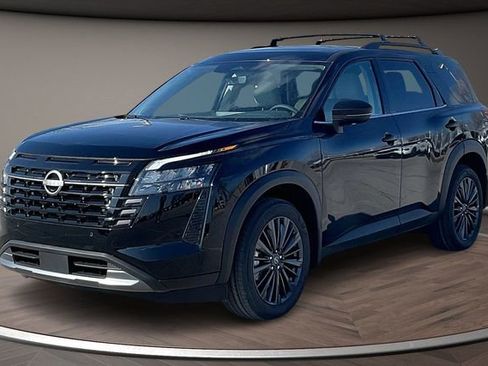 New 2026 Nissan Pathfinder SL image 1