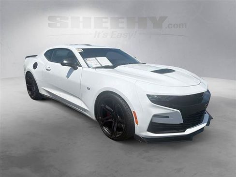 Used 2019 Chevrolet Camaro SS RWD image 2