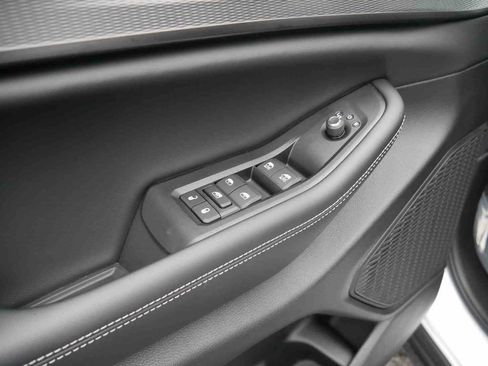 New 2025 Jeep Grand Cherokee Altitude image 24