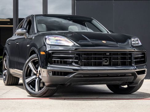New 2025 Porsche Cayenne E-Hybrid Coupe AWD/4WD image 6
