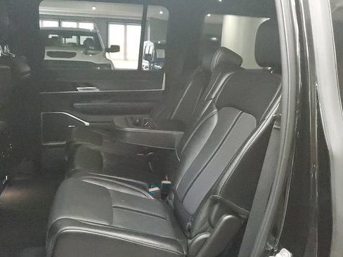 Used 2024 Jeep Wagoneer Series II w/ Flexible Seating Group RWD image 15