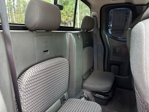 Used 2016 Nissan Frontier SV image 27