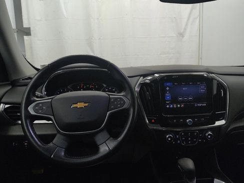 Used 2021 Chevrolet Traverse LT image 22