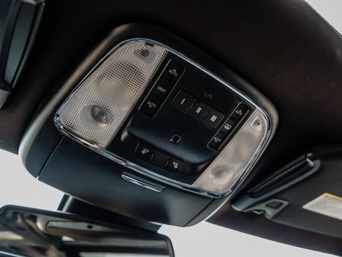 Used 2018 Chrysler 300 S w/ 300S Premium Group RWD image 28