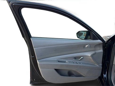 Used 2023 Hyundai Elantra SEL w/ Convenience Package image 20