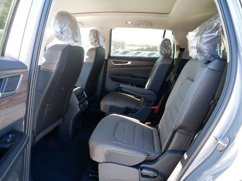 New 2026 Volkswagen Atlas SEL image 8