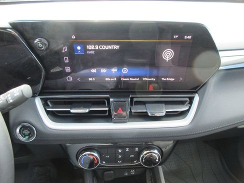 Certified 2026 Chevrolet TrailBlazer LT w/ LT Cold Weather Package FWD image 31