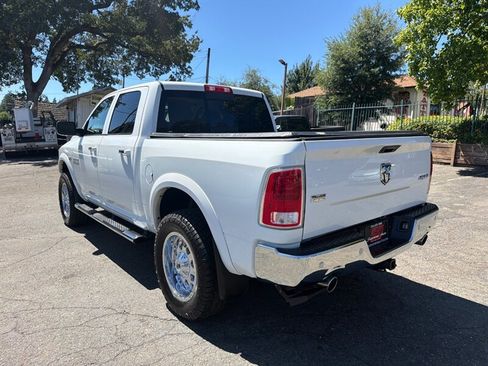 Used 2018 RAM 1500 Laramie w/ Convenience Group AWD/4WD image 11