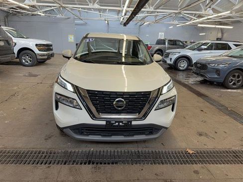 Used 2021 Nissan Rogue SV image 1