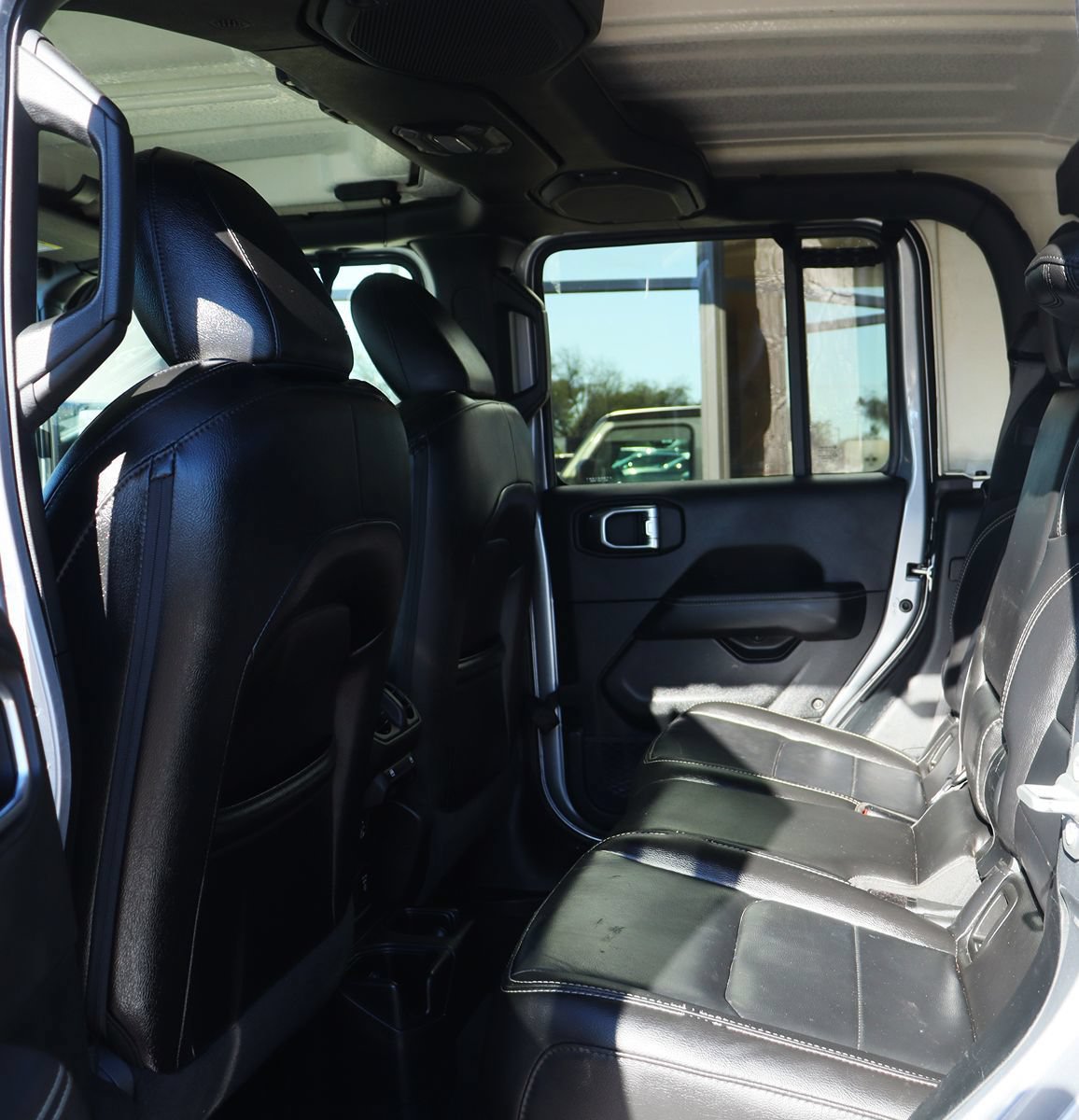 Used 2021 Jeep Gladiator Overland w/ Popular Equipment Package AWD/4WD image 36