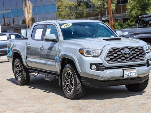 Used 2021 Toyota Tacoma TRD Sport w/ TRD Premium Sport Package image 3