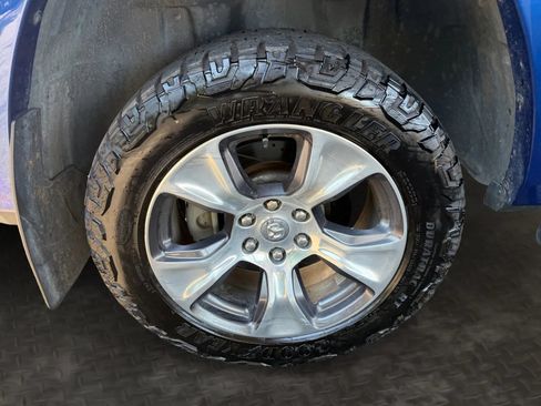 Used 2019 RAM 1500 Laramie AWD/4WD image 39