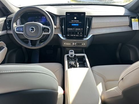 New 2026 Volvo XC90 B6 Plus w/ Protection Package Premier image 14