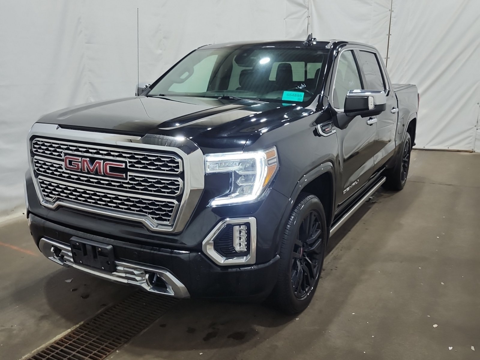 Used 2022 GMC Sierra 1500 Denali w/ Denali Premium Package AWD/4WD image 1