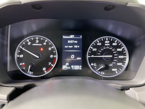 Used 2024 Subaru Crosstrek 2.0i Premium image 16