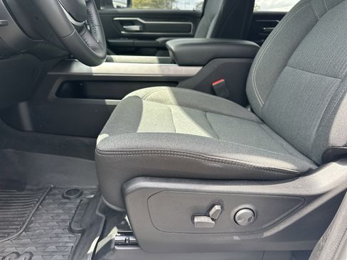 Used 2023 RAM 1500 Big Horn AWD/4WD image 11