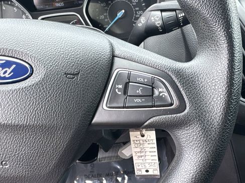 Used 2017 Ford Focus SE FWD image 26