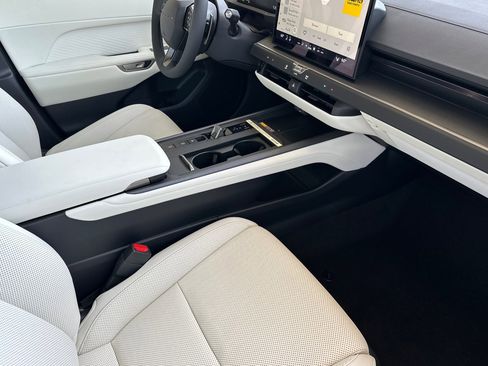 New 2026 Lexus ES 350e FWD image 15