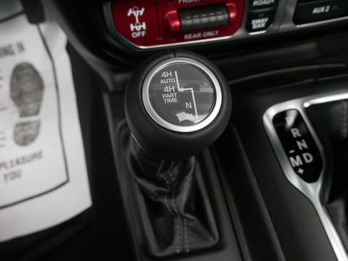 New 2025 Jeep Wrangler Unlimited Rubicon 392 image 25