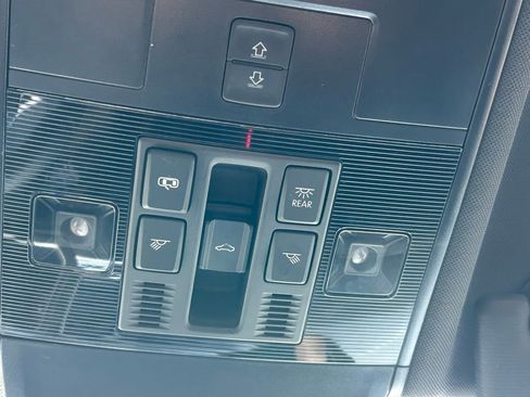 Used 2024 Volkswagen Tiguan SEL R-Line image 35