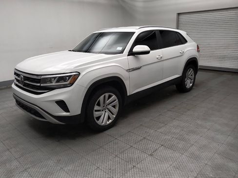 Used 2020 Volkswagen Atlas Cross Sport SE w/ Towing Package image 2
