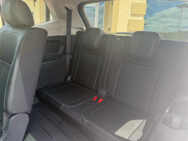 Used 2022 Volkswagen Tiguan SE FWD image 7
