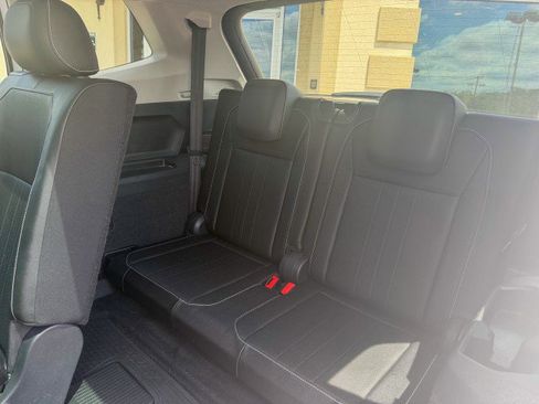 Used 2022 Volkswagen Tiguan SE FWD image 7