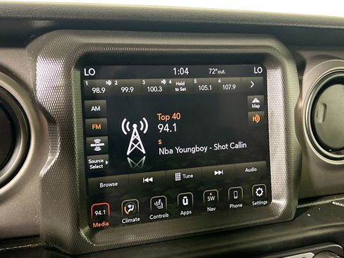 Used 2022 Jeep Gladiator Willys image 28