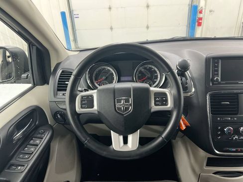 Used 2017 Dodge Grand Caravan SE w/ Power Window Group FWD image 11